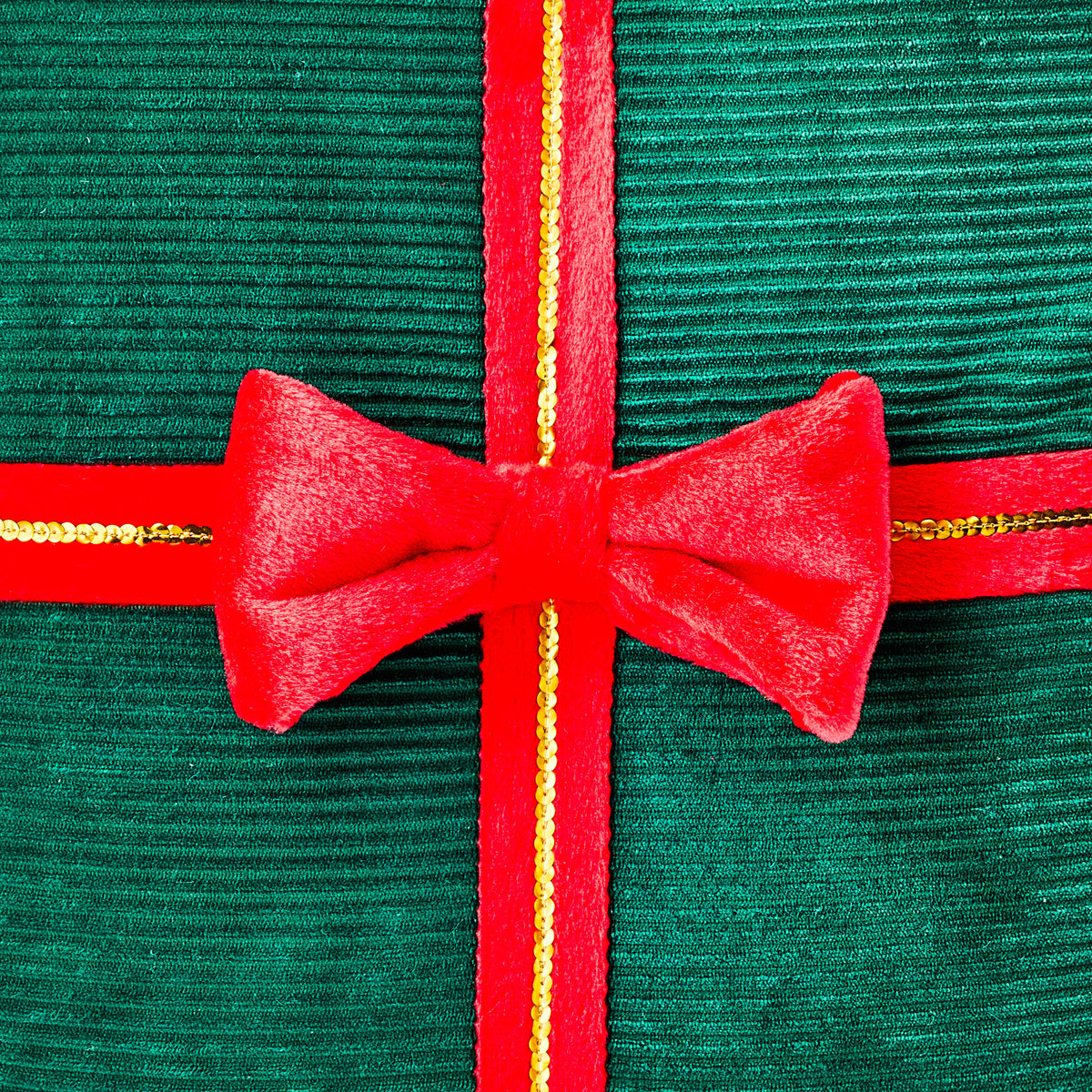 Vibrant Life Holiday Gift Small Pet Bed, Red and Green, 16 in x 15 in x 16 in — product image 12